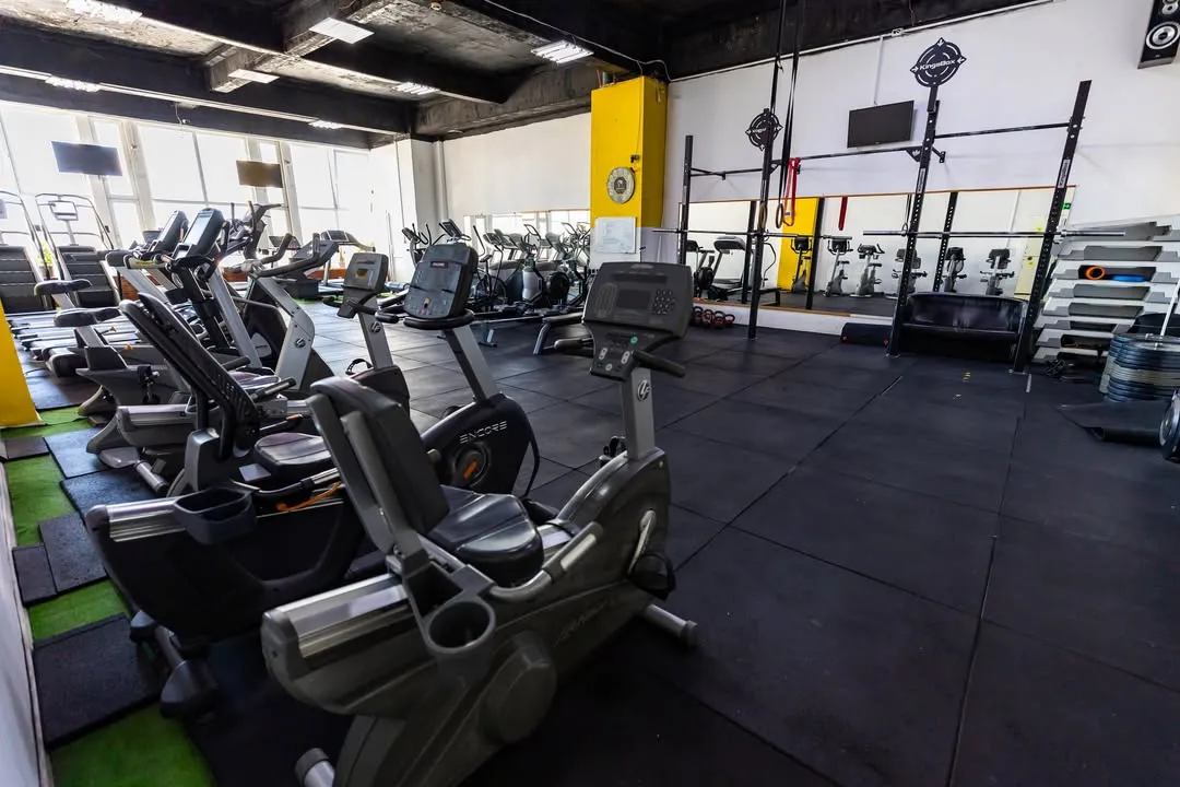 Zona cardio CrossGym – benzi, biciclete și eliptice